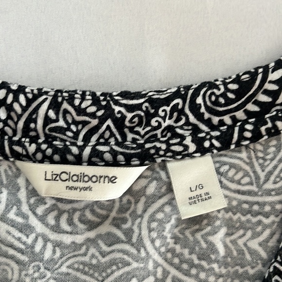 Liz Claiborne tshirt - Picture 2 of 6
